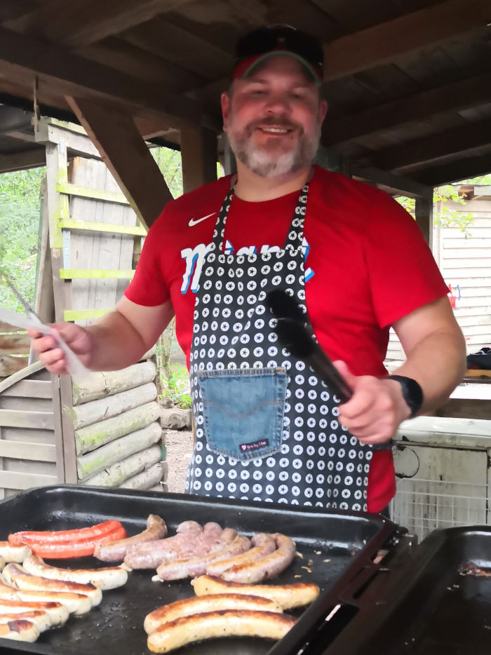 Meistergriller mit Freude bei der Arbeit!